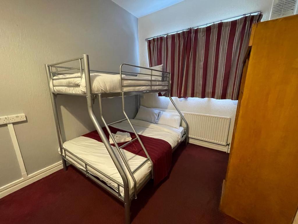 St Nicholas Hotel Harrow Εξωτερικό φωτογραφία