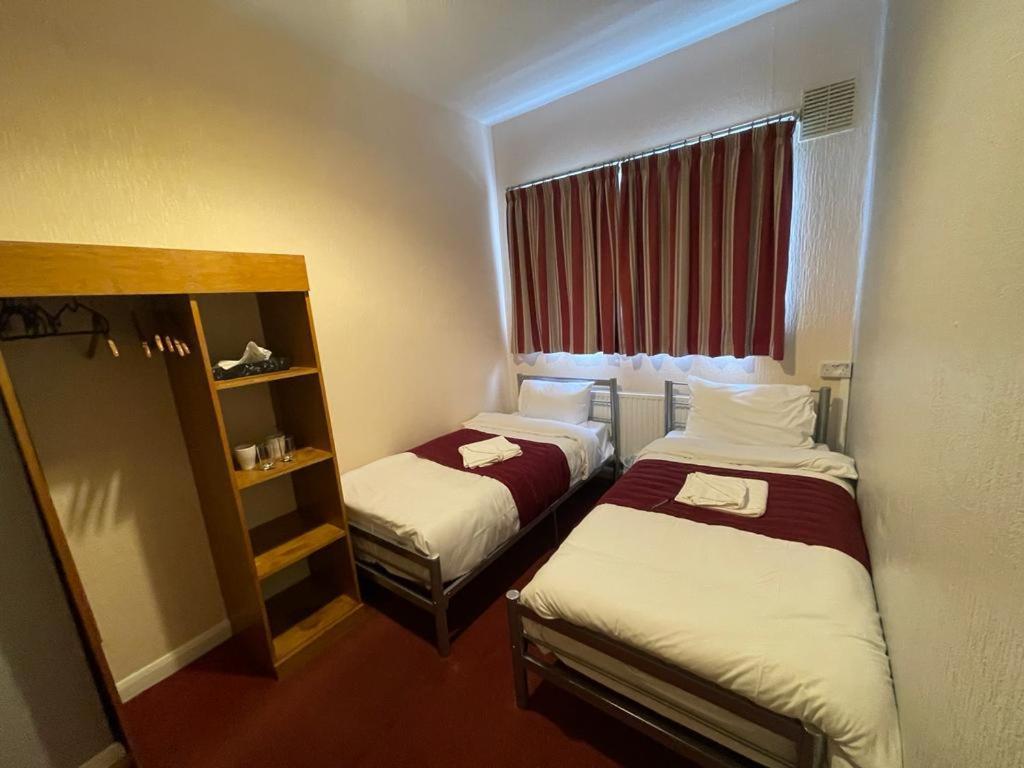 St Nicholas Hotel Harrow Εξωτερικό φωτογραφία